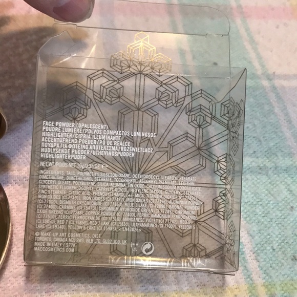 LIMITD EDITION MAC HAPPY GO DAZZLINGLY HIGHLIGHTER - Picture 5 of 6